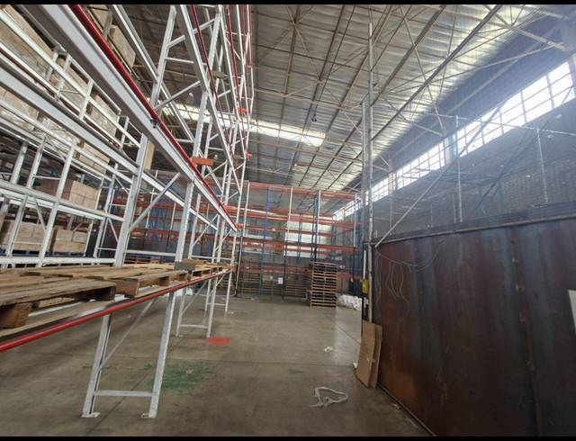8,599M² WAREHOUSE TO LET IN DENVER